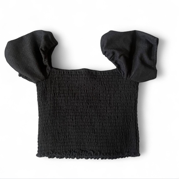 Stradivarius Women’s Smocked Puff Short Sleeve Top Black Small - Picture 1 of 11